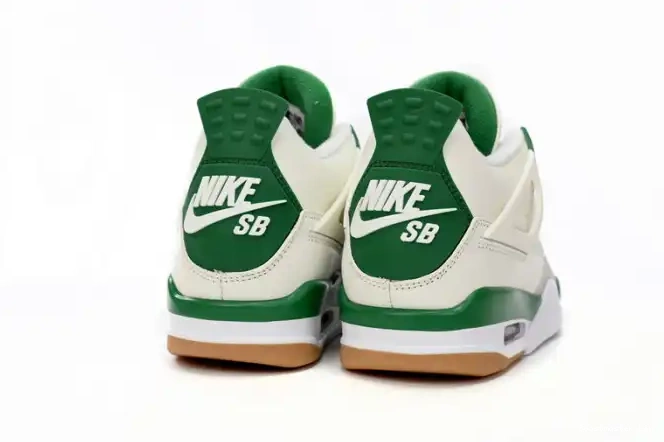 Boostmaster lin 4 Retro DR5415-103 Green Jordan SB Pine 0529